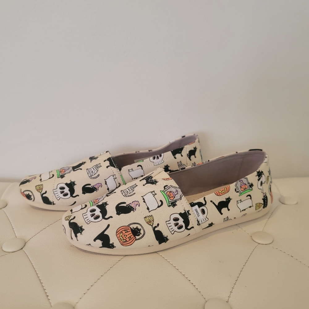 Toms Classic Halloween Black Cat Belmont Womens Slip On Flats Shoes Size 8 NWT - Picture 2 of 12